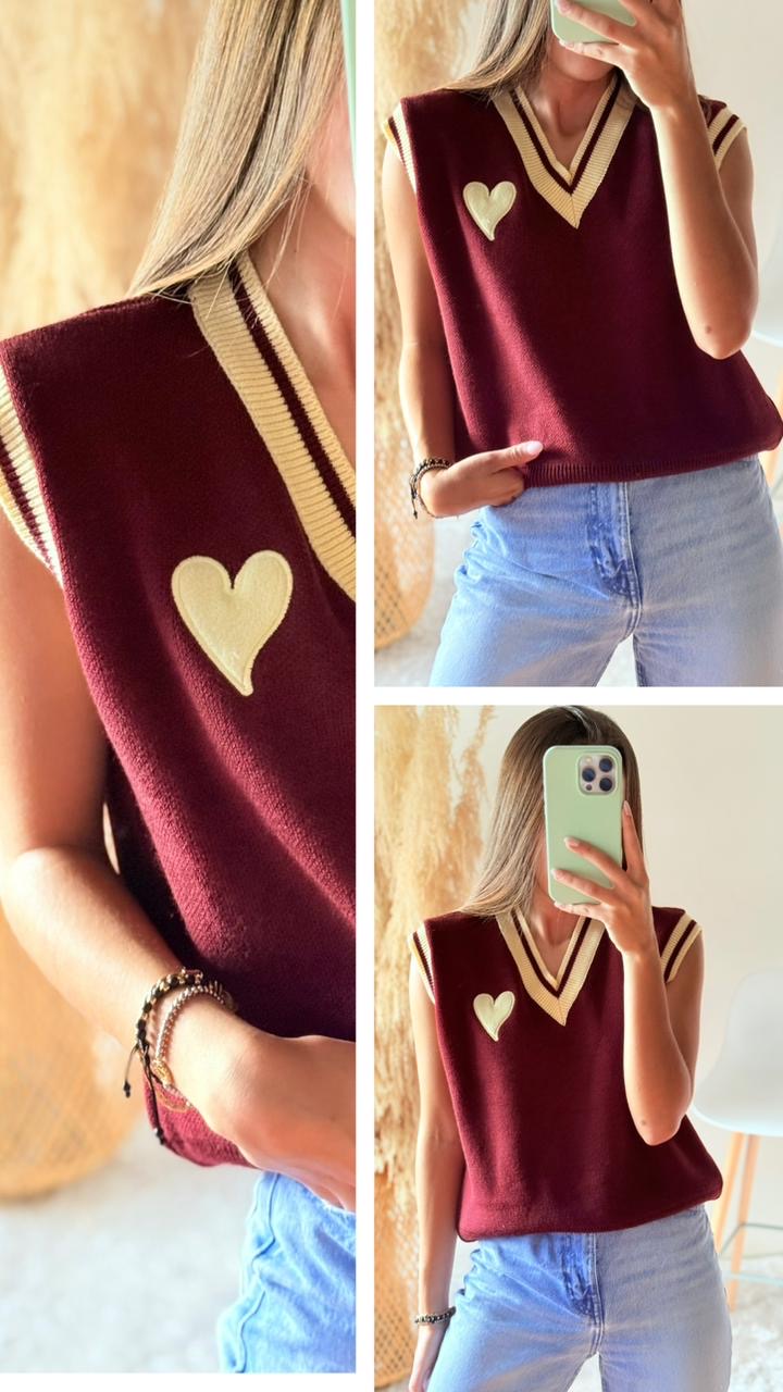 Chaleco Love bordado