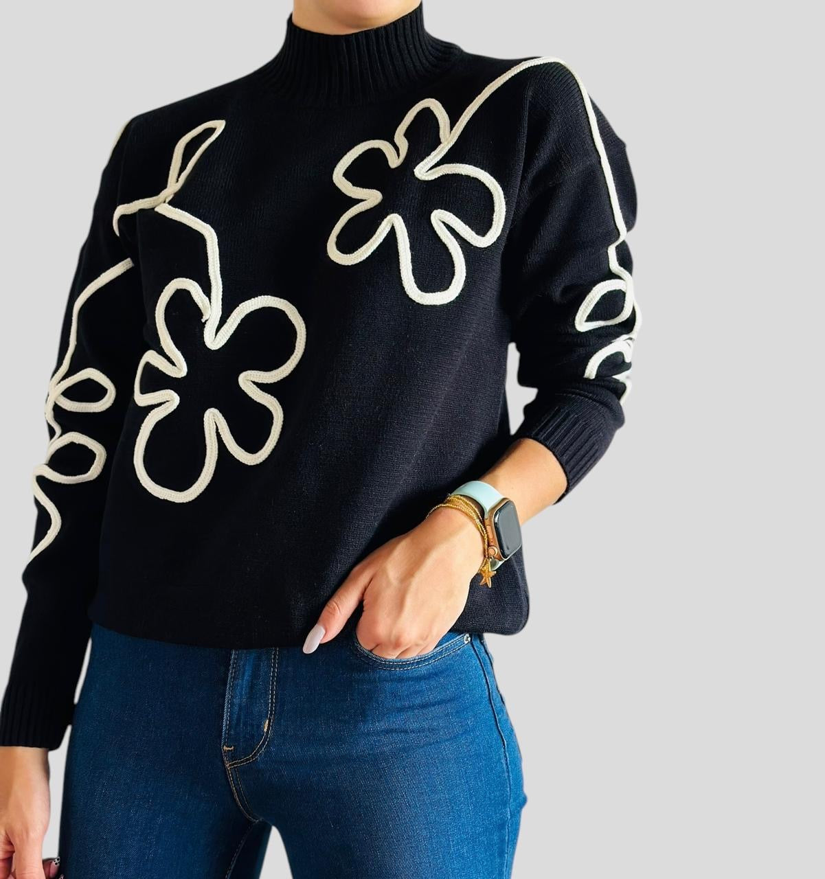 Suéter flor bordada