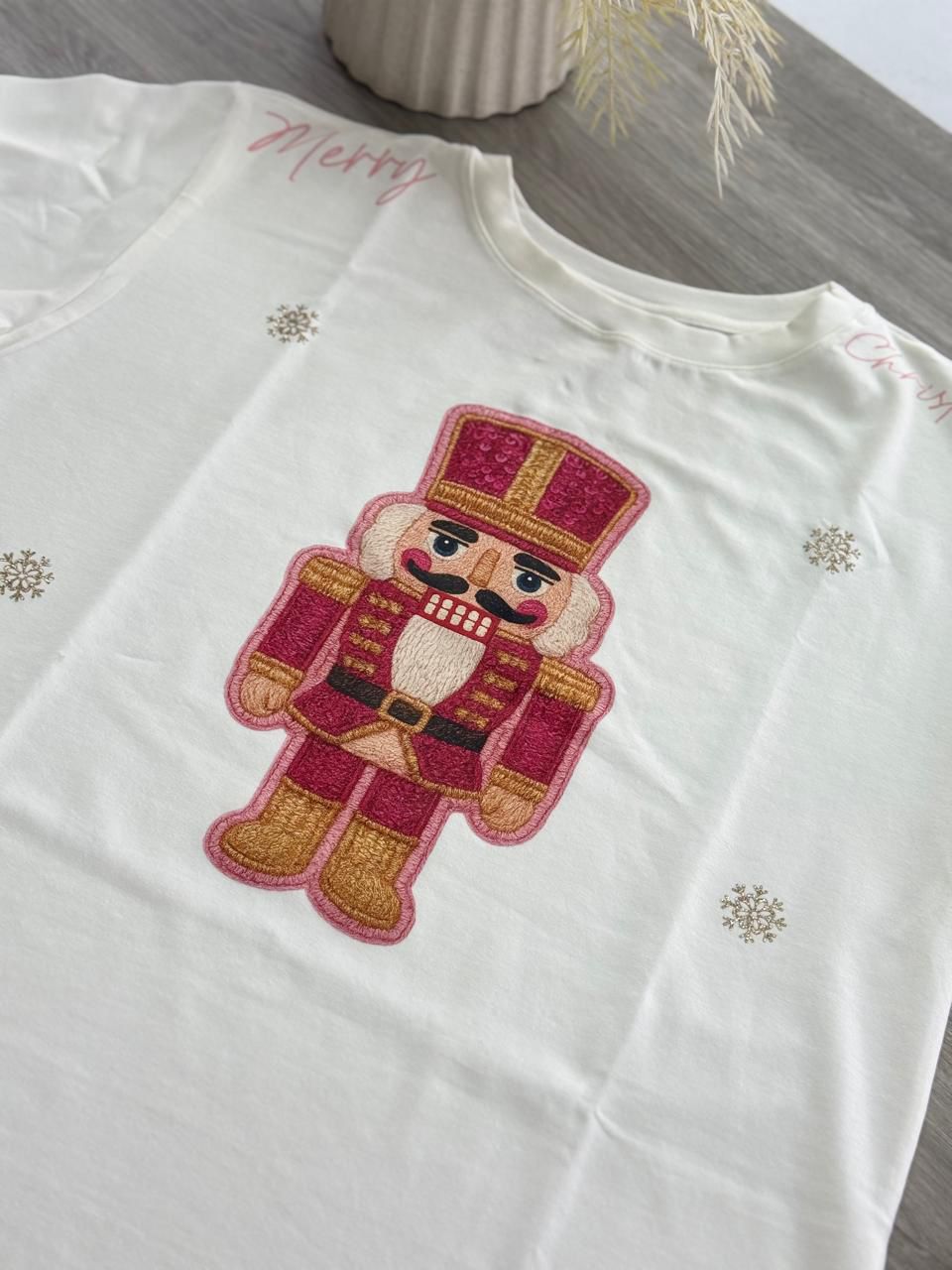 Camiseta básica navideña cascanueces