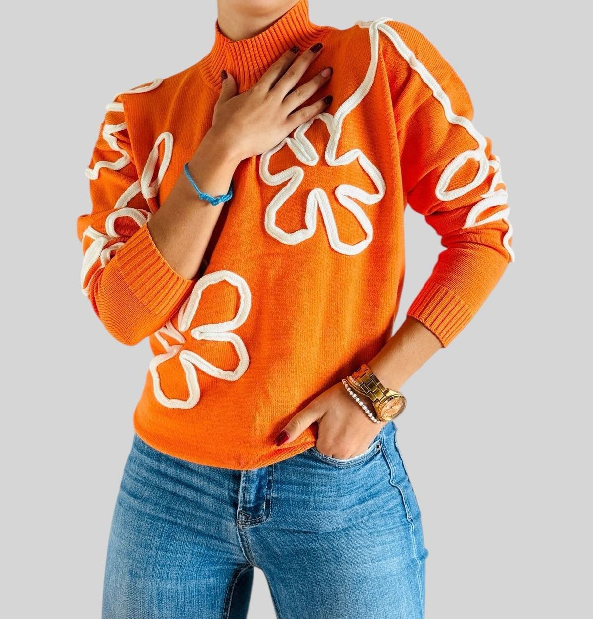 Suéter flor bordada