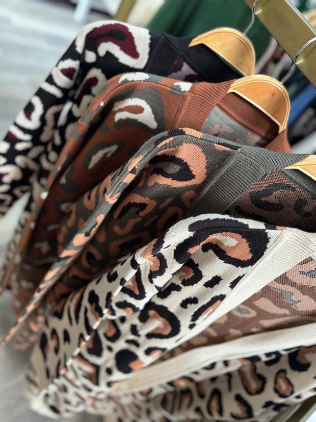 <h2>CARDIGAN PRINT</h2>