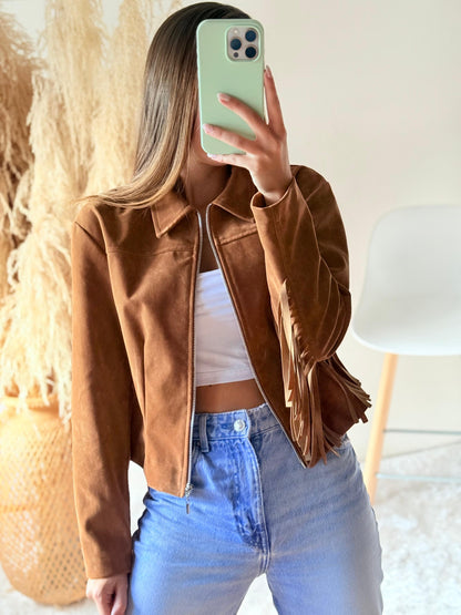 Chaqueta flecos gamuza