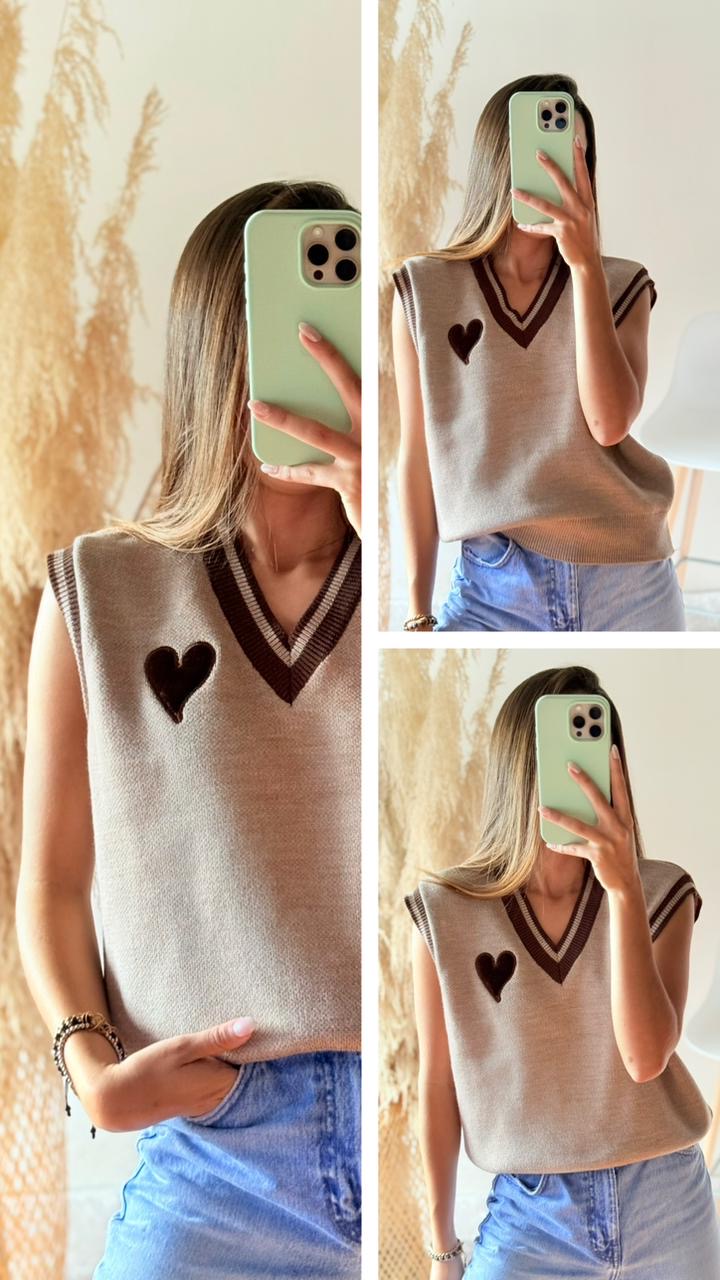 Chaleco Love bordado