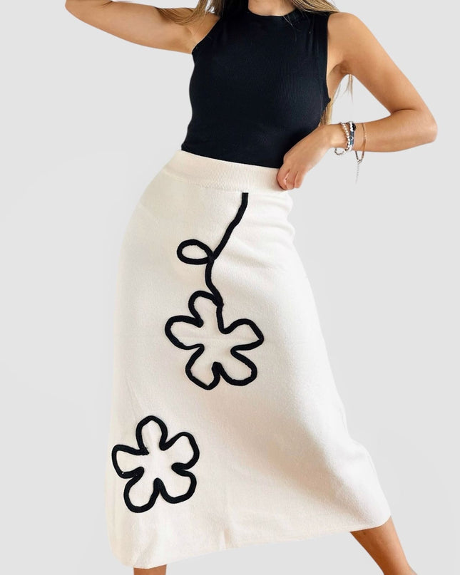 Falda flor bordada