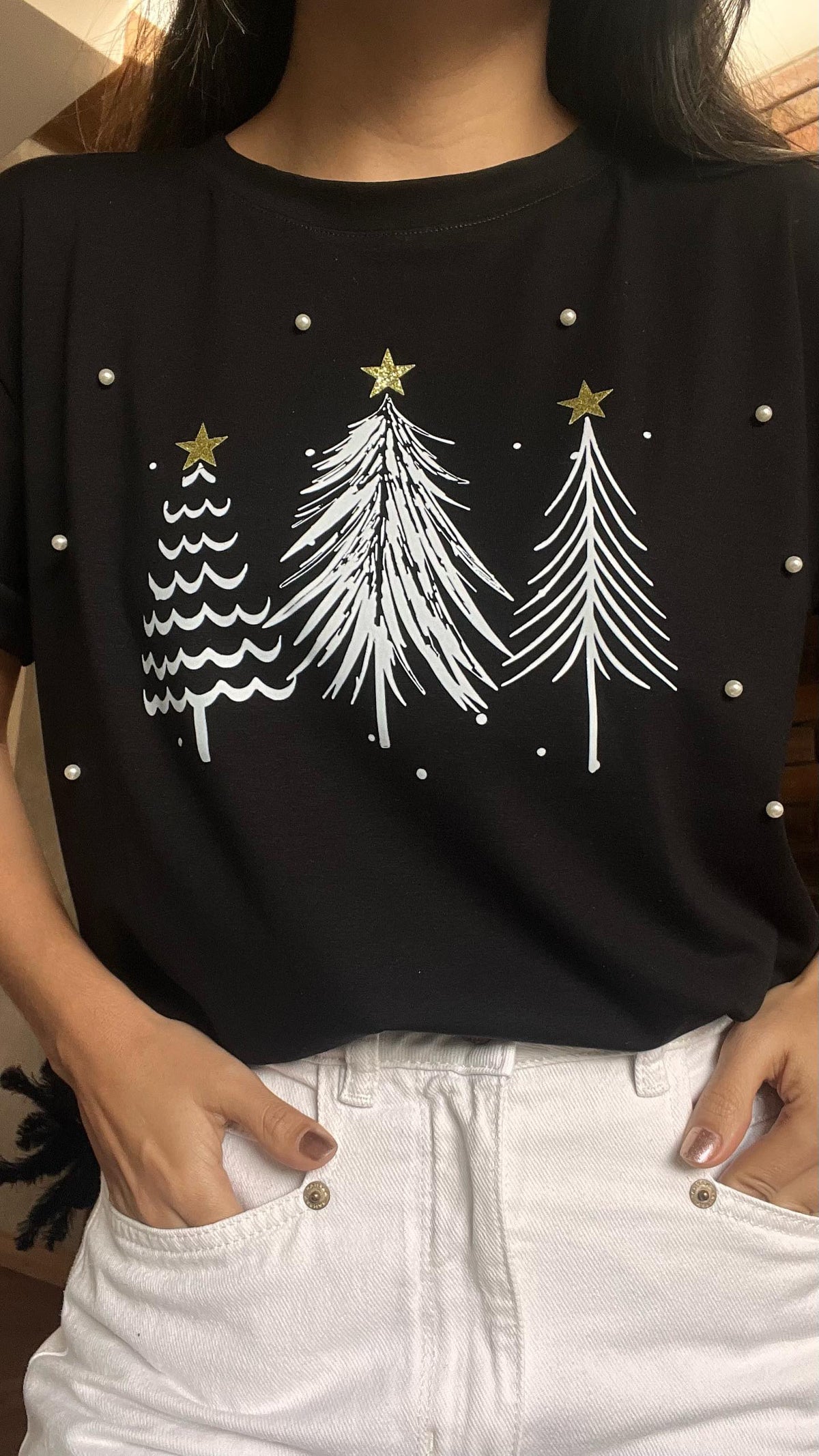Camiseta básica navideña arbolitos